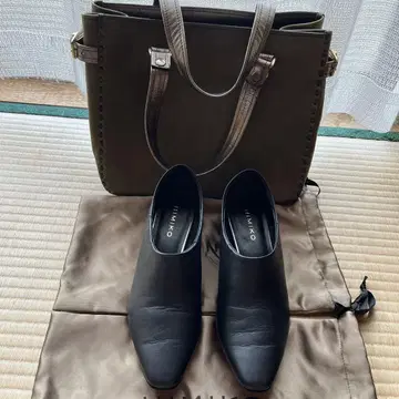 새상품 미사용 히미코 가죽 신발 백