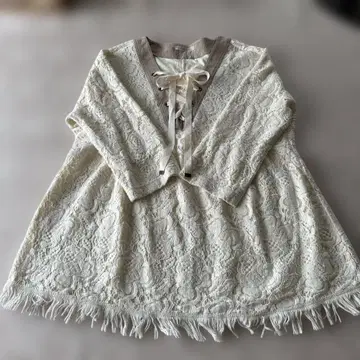 로즈 티아라 아이보리 레이스 7부 소매 상의