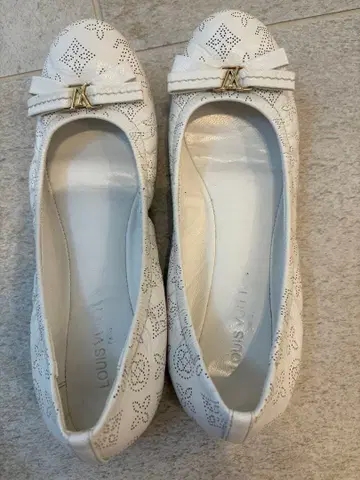 화이트 플랫슈즈