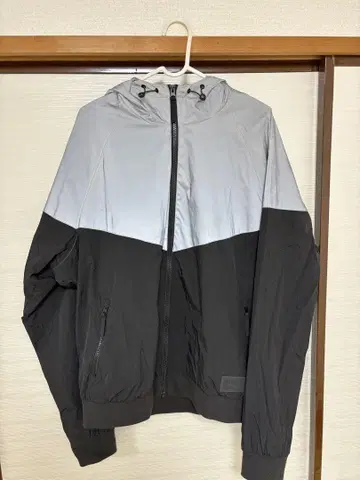 [ ZARA ] 후드 부착 나일론 자켓 블랙/그레이 L 자켓 아우터