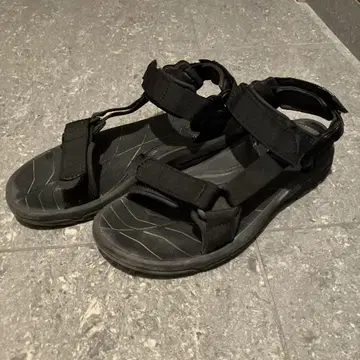 Teva 블랙 스포츠 샌들