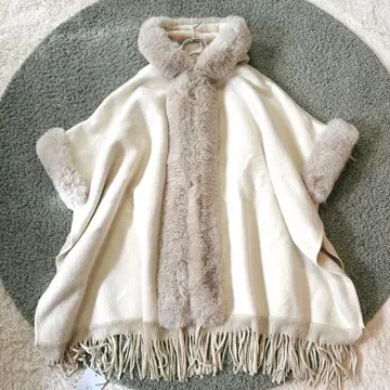 [ 새상품 택 포함 ] VERILADY 인조 모피 후드 부착 판초