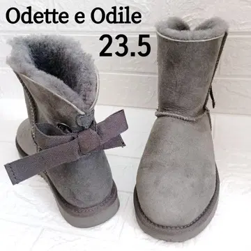 새상품급 오데뜨 앤 오딜 어그 부츠 뒷부분 리본 퍼 그레이 M