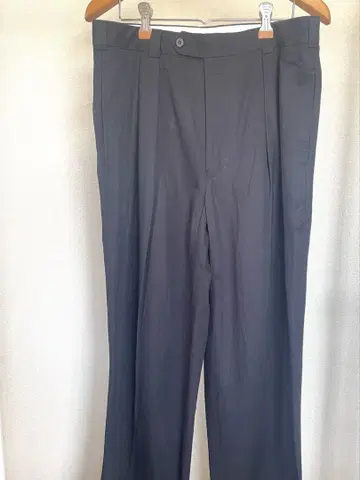 비즈니스 장면에서도 이용 가능! PERRY ELLIS 블랙 수트 슬랙스