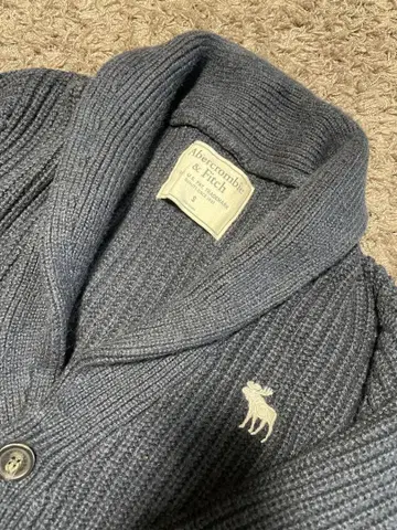 할인 협상 환영! 정품 아바클로 스웨터 가디건 사이즈 S