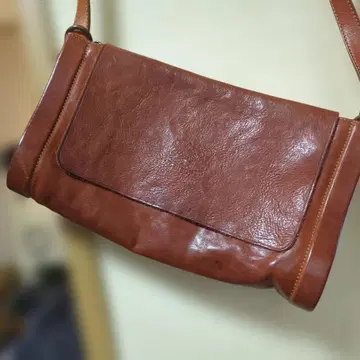 IL BISONTE 브라운 가죽 숄더백