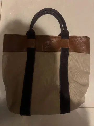 [ 새상품급 ] IL BISONTE 일비종떼 가죽 토트백