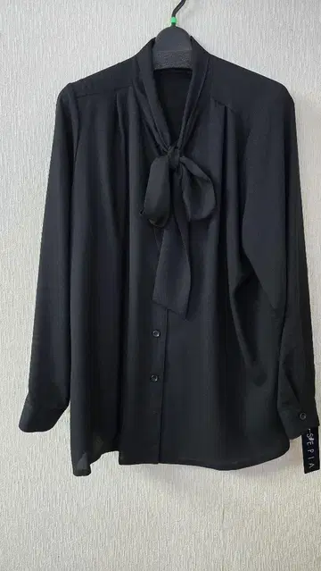 리본 포함 블랙 긴팔 블라우스 예복 F2