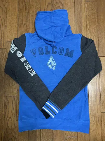 VOLCOM 후드 부착 후드티 S 사이즈 새상품급