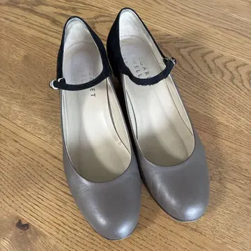 앵클 스트랩 웨지힐 펌프스