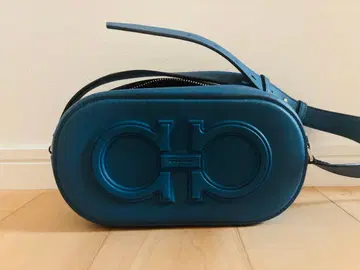 페라가모 숄더백