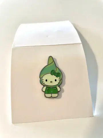 헬로키티 핀 배지