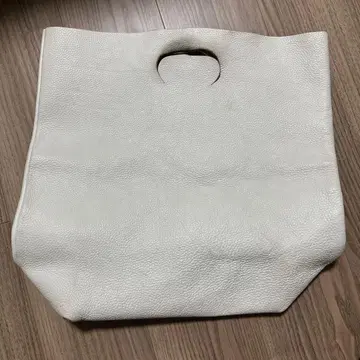 [ 핸더 스킴 ] 화이트 가죽 클러치백