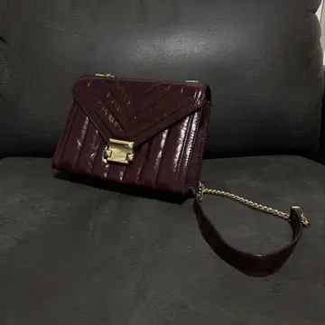 MICHAEL KORS 버건디 숄더백