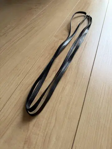 블랙 가죽 슬림 벨트