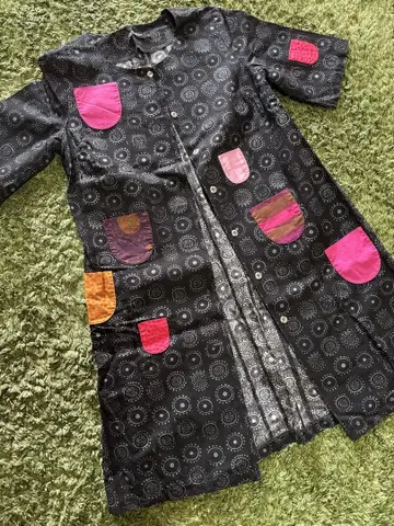 마리메꼬 해피 드레스 컬러풀 포켓의 블랙 반팔 원피스