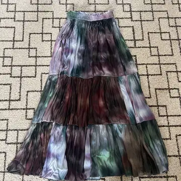 FUMIE=TANAKA / marble tiered SK