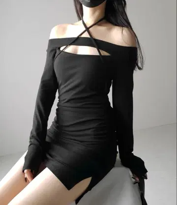 크로스 스트랩 리본 컷 아웃 오프숄더 미니 원피스