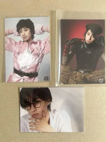 용궁성 Ray 사인 포함 브로마이드, 사인 없음 브로마이드 2장