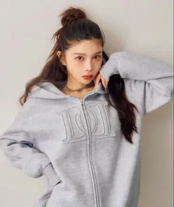 Darich 아플리케 DD 로고 후드티 그레이