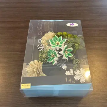 꽃 장식 헤어콤 그린과 화이트
