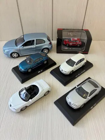 알파로메오 미니카 세트