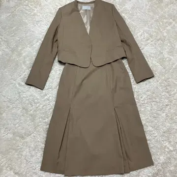 컨디션 최상! 셀프라이드! 노카라 스커트 셋업! 종아리 기장