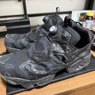 Reebok 펌프 퓨리 블랙 스니커즈