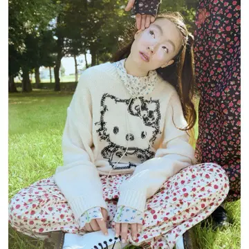 HELLO KITTY little sunny bite knit top