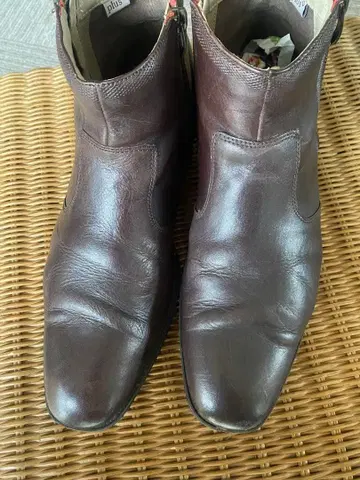 Clarks 다크 브라운 가죽 부츠
