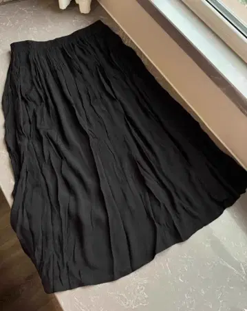 블랙 플리츠 스커트 밴딩