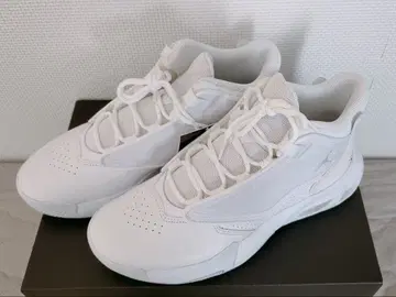 조던 MAX AURA 4 26cm 화이트 스니커즈