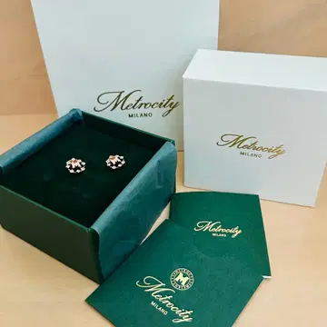 메트로시티 M 로고 귀걸이 925 실버 핑크