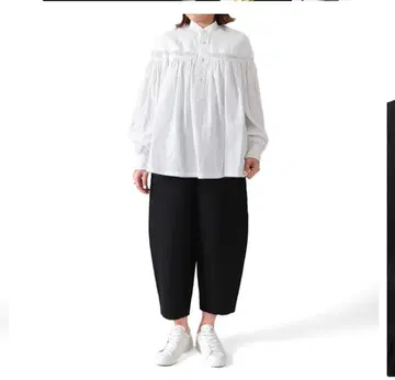 Scye 사이 린넨 캠브릭 턱 블라우스 40