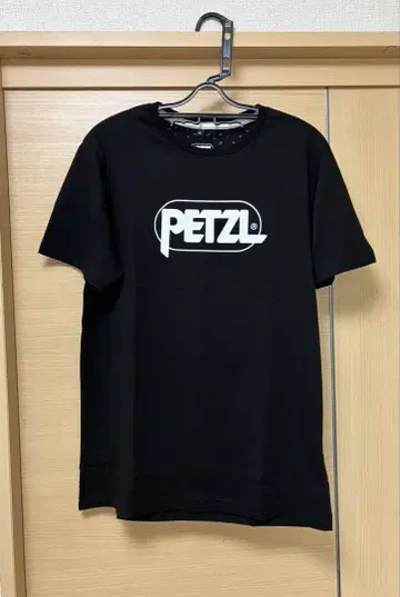 PETZL 블랙 T셔츠