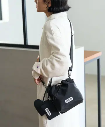 OUTDOOR 블랙 숄더백