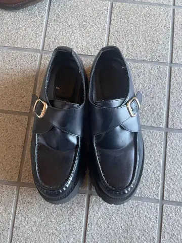 블랙 스트랩 로퍼