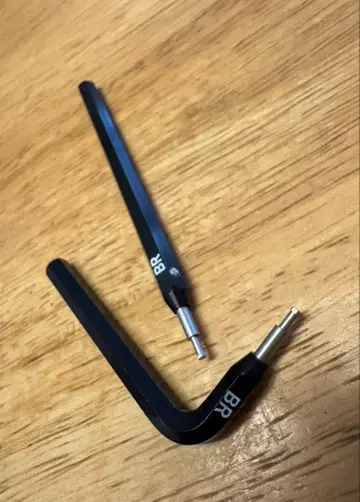 벨앤로스(Bell&Ross) 벨트 교환용 육각 공구