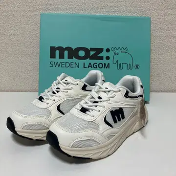 미사용 새상품 화이트/네이비 스니커즈 22.5cm