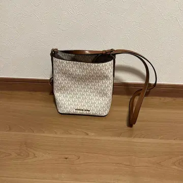 Michael Kors 숄더백 화이트