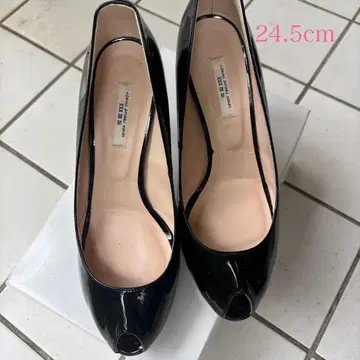 에나멜 오픈토 펌프스