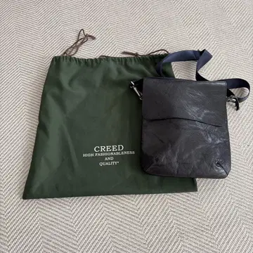 기간 한정 새상품급 Creed 숄더백