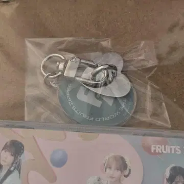 FRUITS ZIPPER 스마트폰 키링 사쿠라이 유이