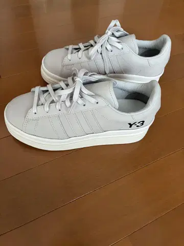 Y-3 그레이 통굽 스니커즈