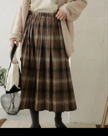 어반 리서치 도어스 플리츠 스커트
