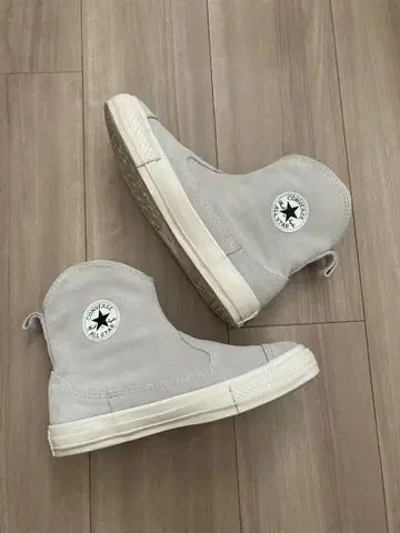컨버스 하이컷 스니커즈