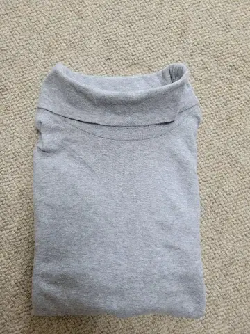 히스토릭 글래머 그레이 터틀넥 티셔츠