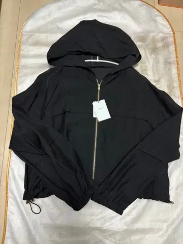 saloon 후드 부착 블랙 점퍼 M 사이즈
