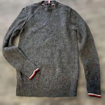 그레이 크루넥 니트 스웨터 TOMMY