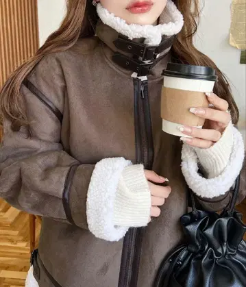 브라운 무스탕 코트